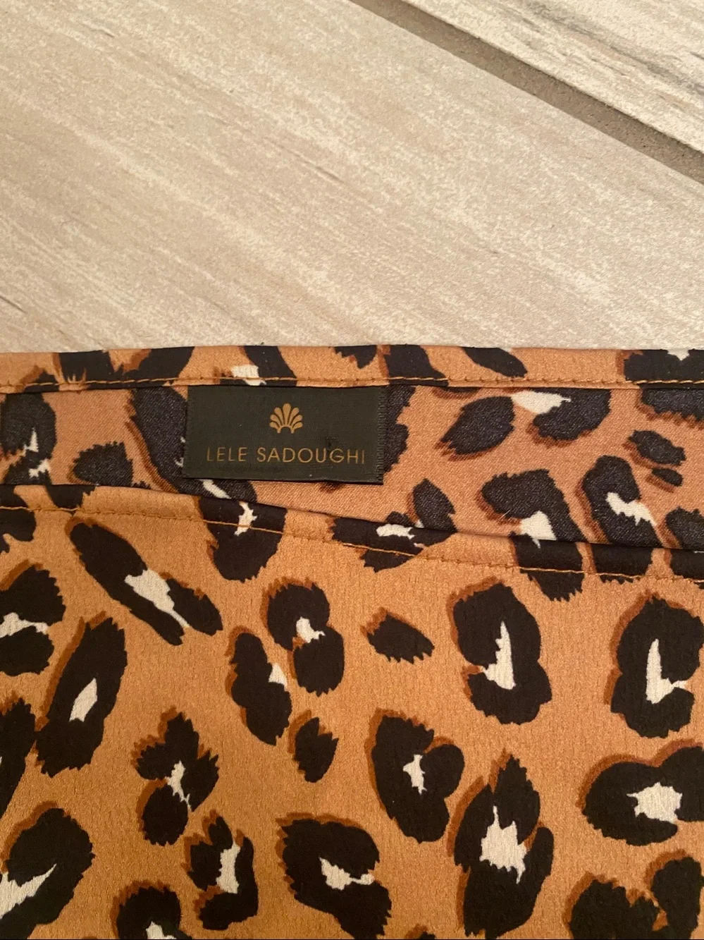 NWT Lele Sadoughi Caramel Leopard square scarf